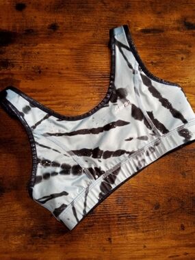 NWOT Justice Large Blue/black & Silver Strappy Unpadded Wirefree Sports Bra